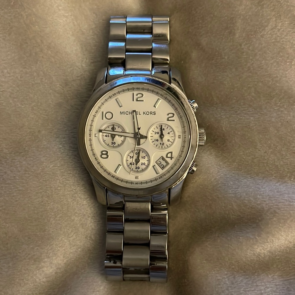 Michael Kors - Womens Silver Watch w/ White Face
